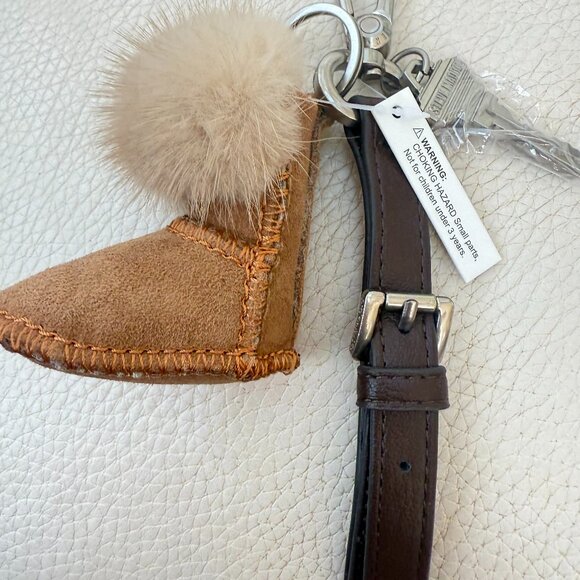 NWT STEVE MADDEN BJEMMIE CROSSBODY BAG SATCHEL W BOOTS KEY RING CHARM BROWN - Picture 6 of 6